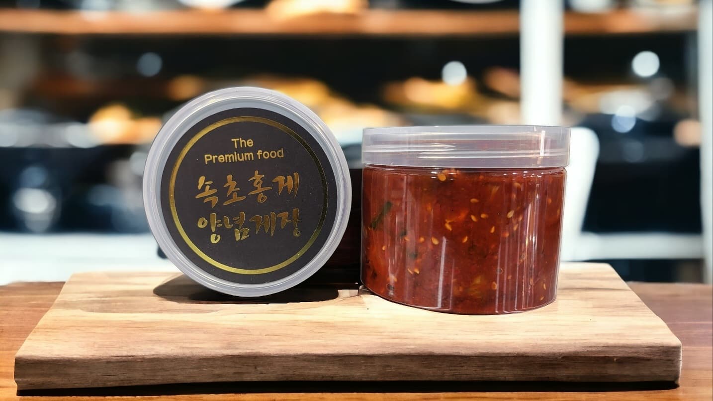 Hongge Yangnyeom-gejang (Spicy marinated red snow crab)